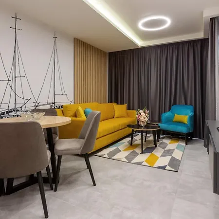 Inter Apartment *