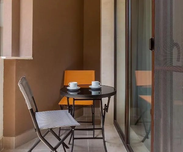 Inter Апартамент *