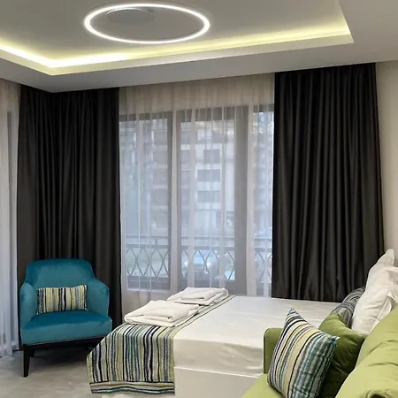 Inter Apartment *