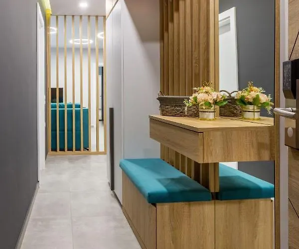 Inter Apartment *